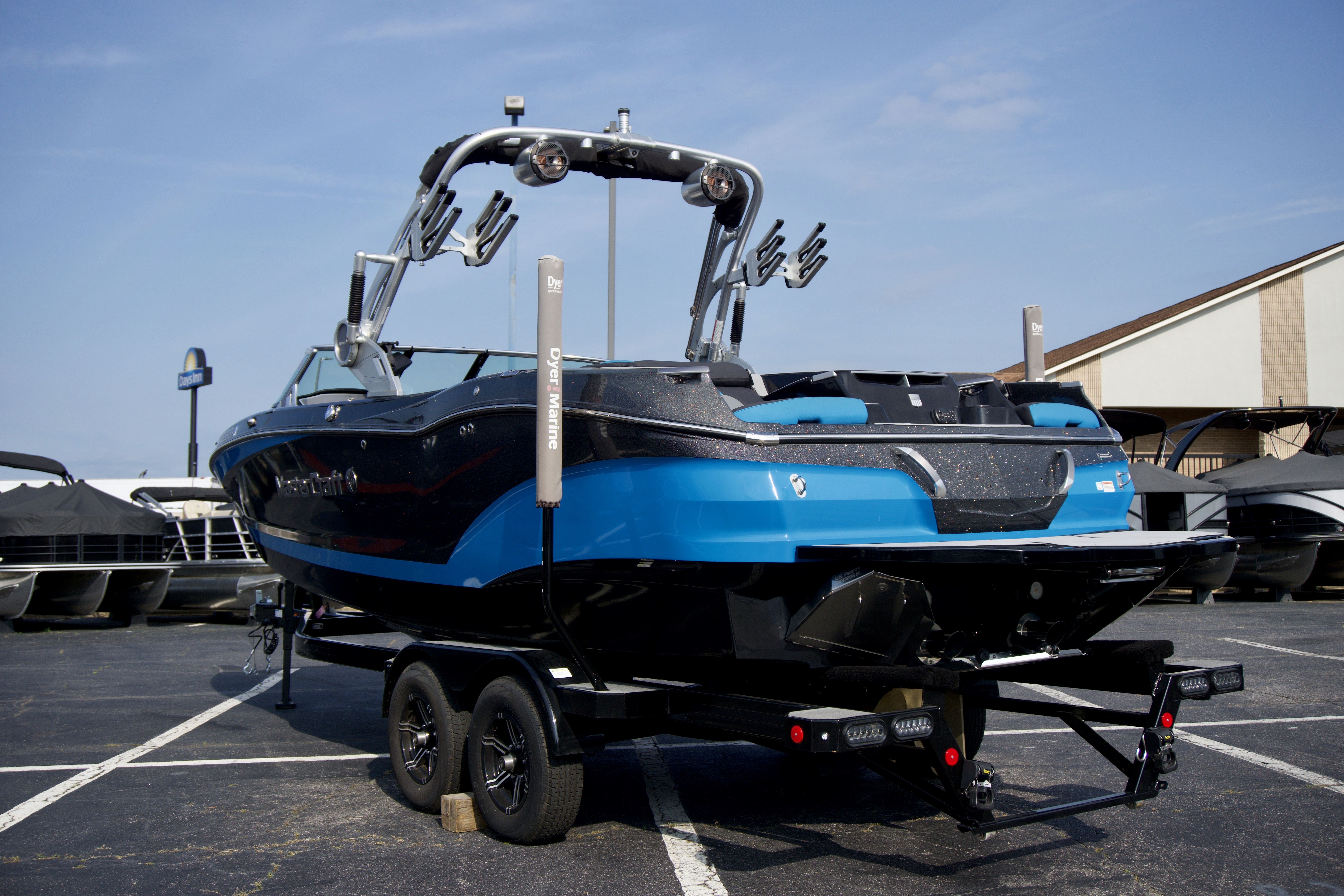 2019 MasterCraft X24 [4] 1M25119A
